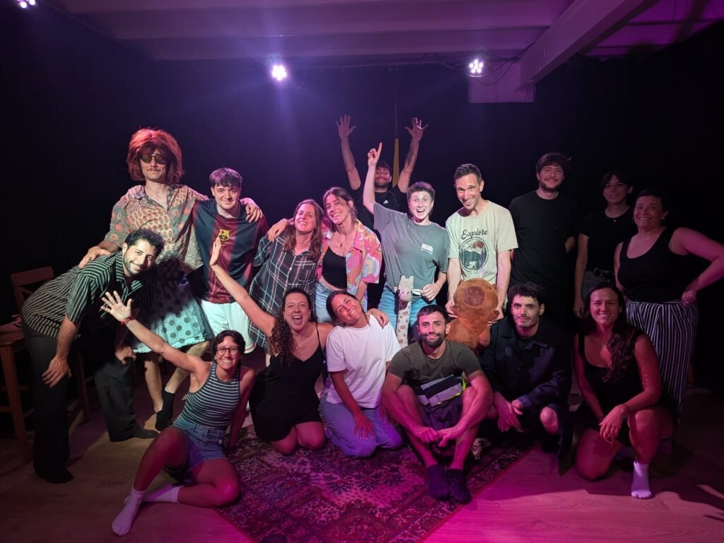 FOTO DE GRUPO TEATRAL